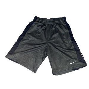 grey nike shorts